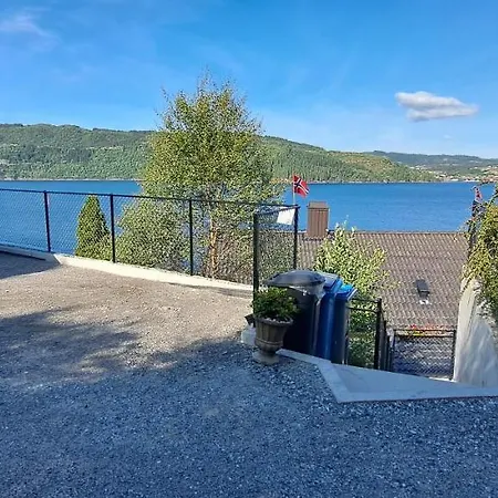 Sunrise - Self Check In - Free Parking Bergen