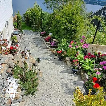 Sunrise - Self Check In - Free Parking *