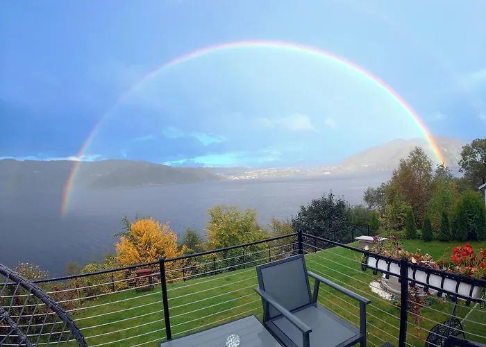 Sunrise - Self Check In - Free Parking *