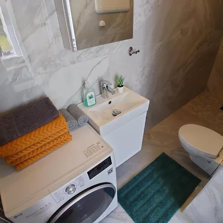 Sunrise - Self Check In - Free Parking *