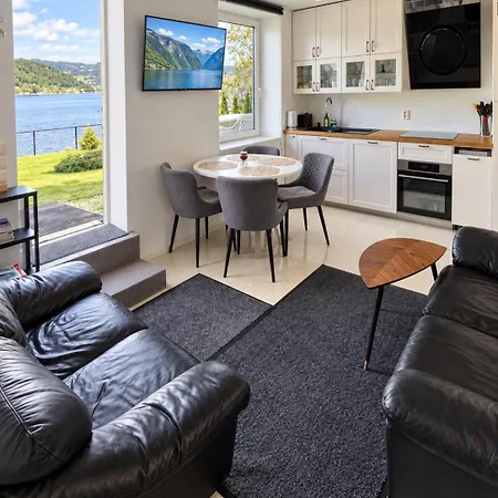 Sunrise - Self Check In - Free Parking Apartment