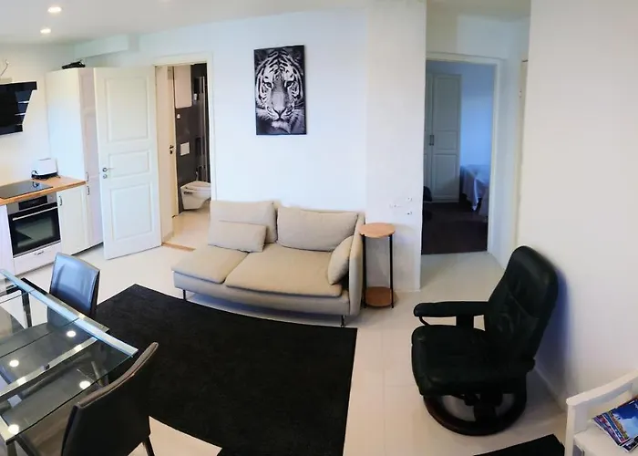 Sunrise - Self Check In - Free Parking Apartament *