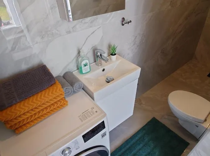 Sunrise - Self Check In - Free Parking *