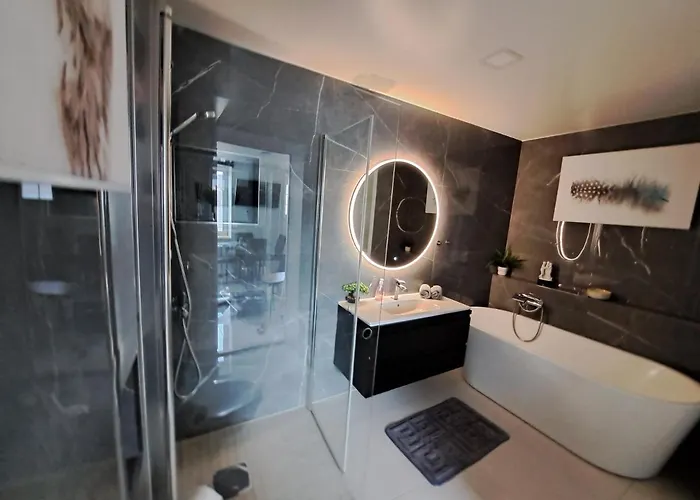 Sunrise - Self Check In - Free Parking Apartman *